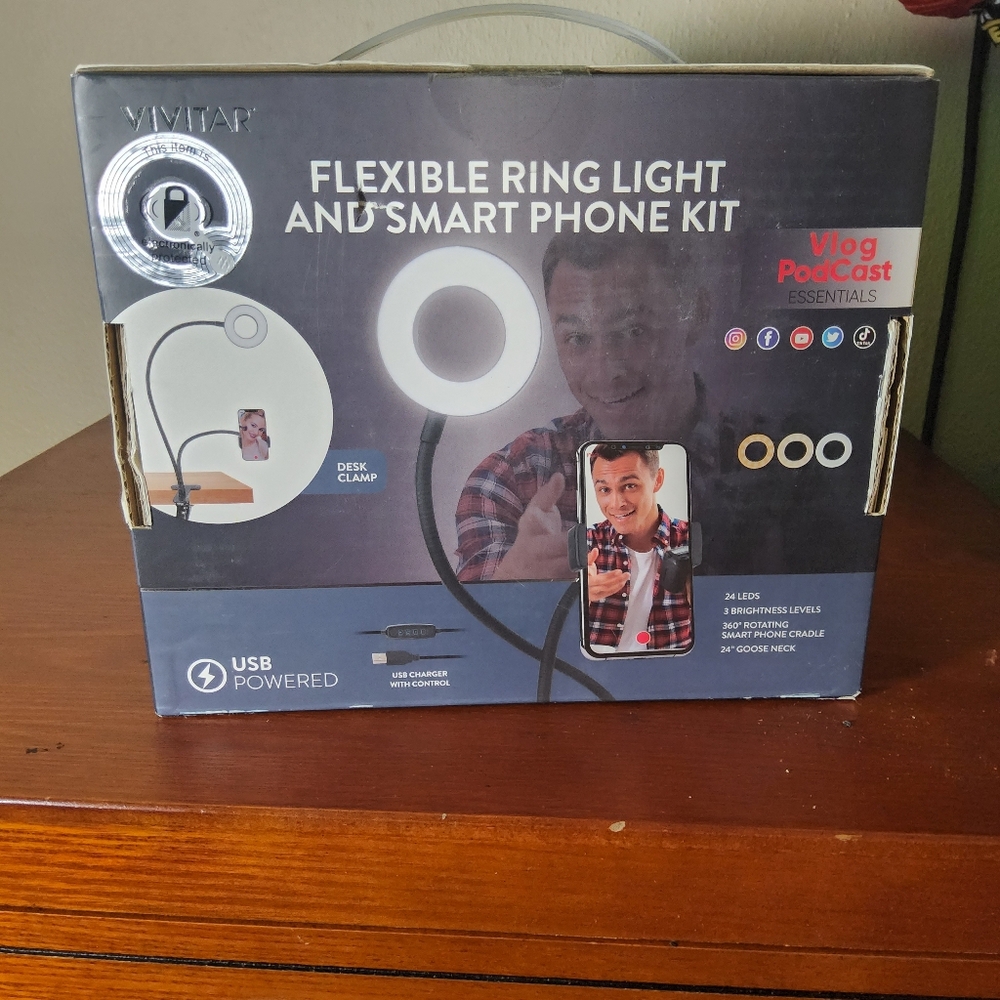VIVITAR Ring Light Smart Phone Kit LED 3 Brightness Levels - Captain's Treasure!
